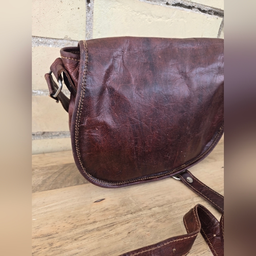 Vintage Style Leather Satchel - Picture 8 of 13